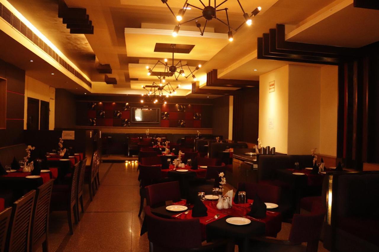 Hotel Parbhat Inn Panchkula Exterior photo